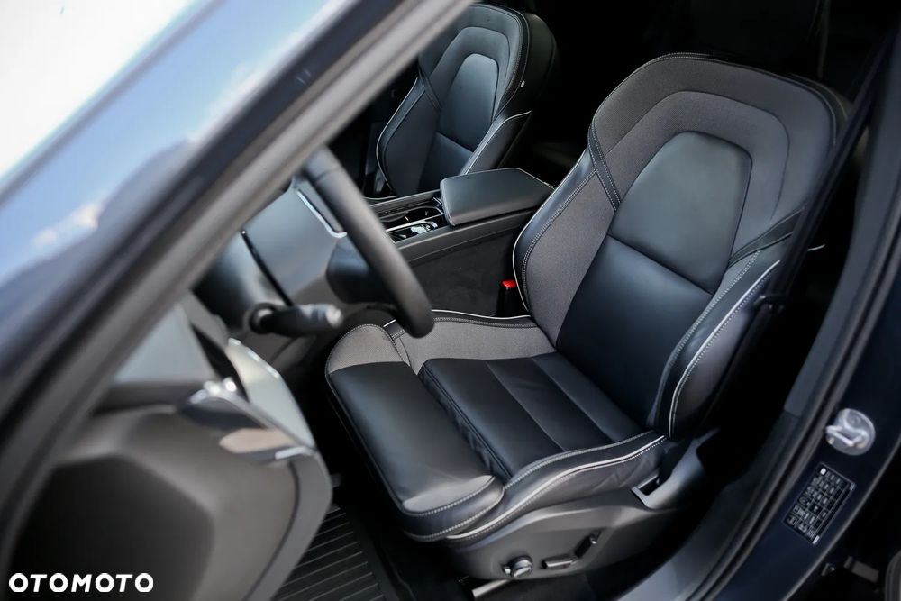 Volvo XC 60 B4 D AWD Ultimate Dark - 19