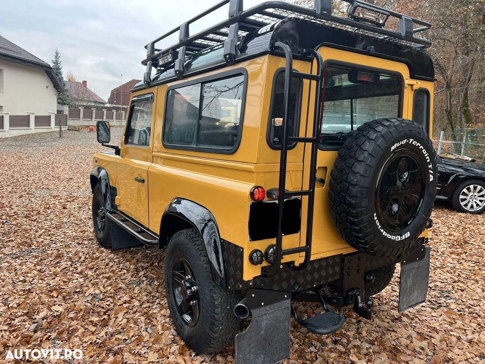 Land Rover Defender 90 S/T - 4