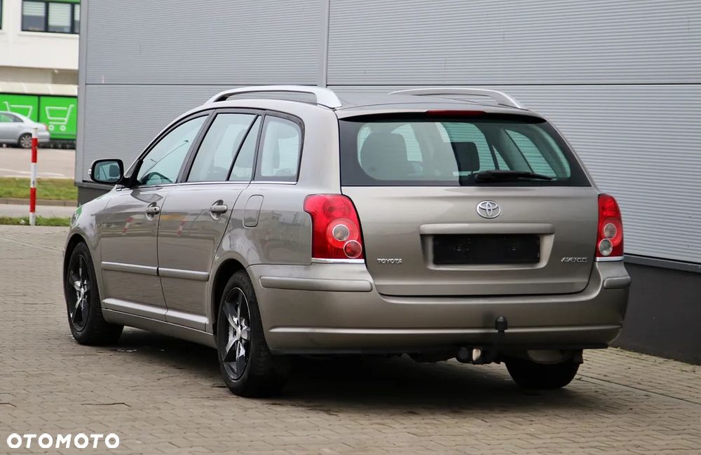 Toyota Avensis 1.8 VVT-i Sol Premium - 5