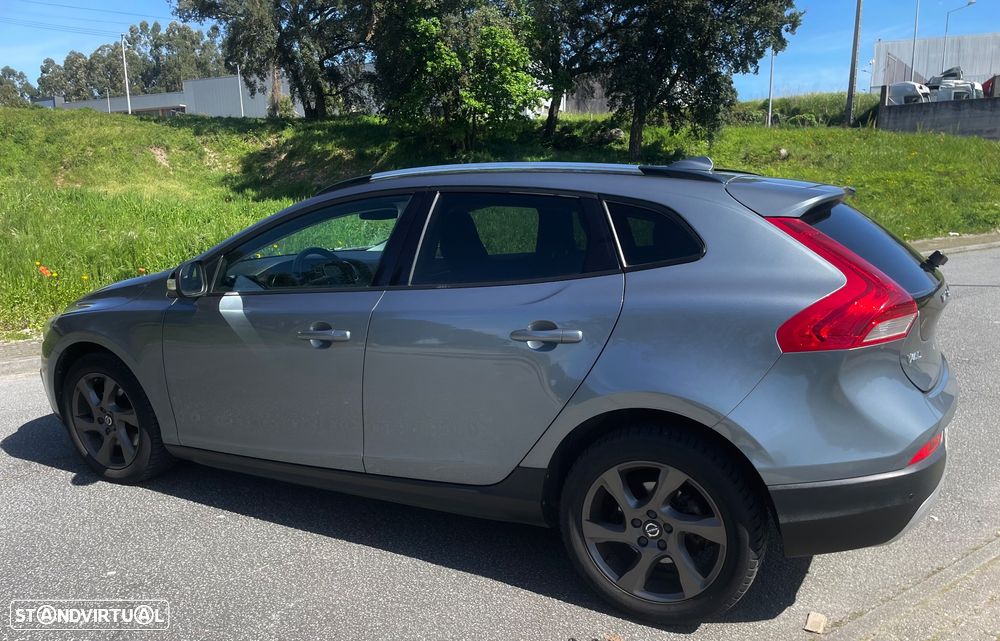Volvo V40 Cross Country D2 Momentum - 12