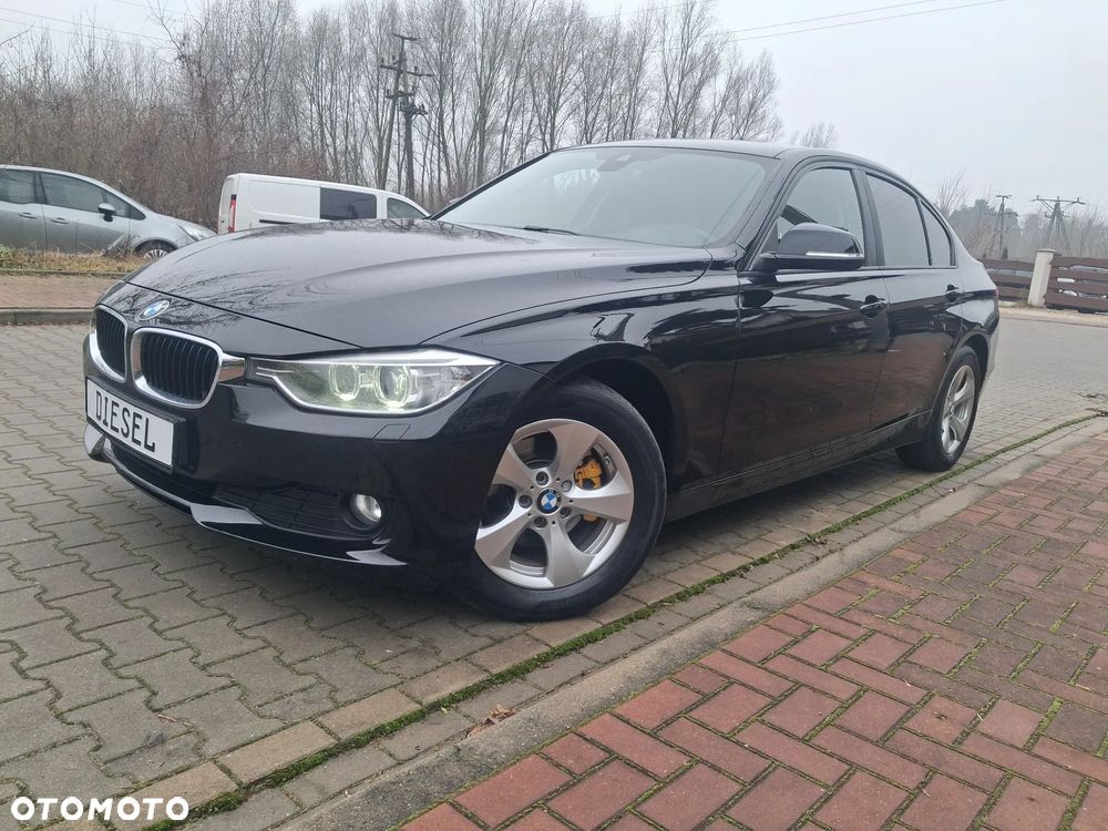 BMW Seria 3 318d Sport Line - 33