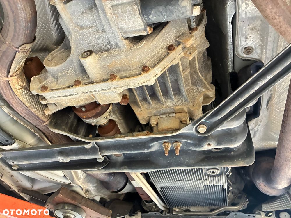 Jeep Grand Cherokee 5.7 V8 HEMI Overland Summit - 36