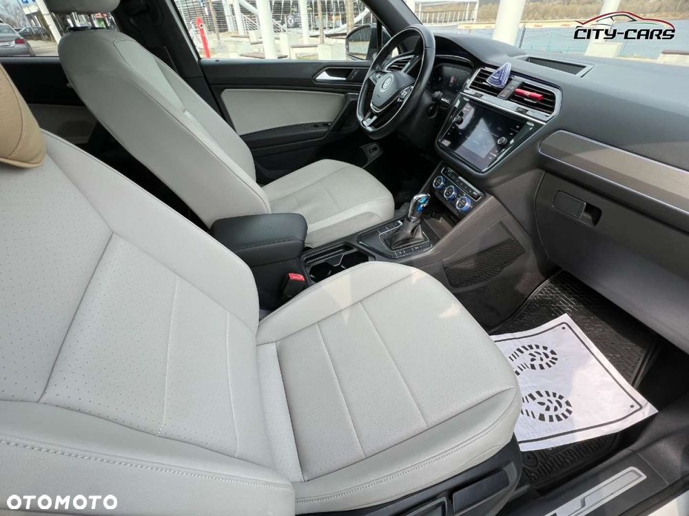 Volkswagen Tiguan - 32