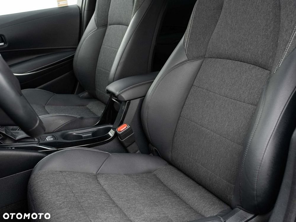Toyota Corolla - 12