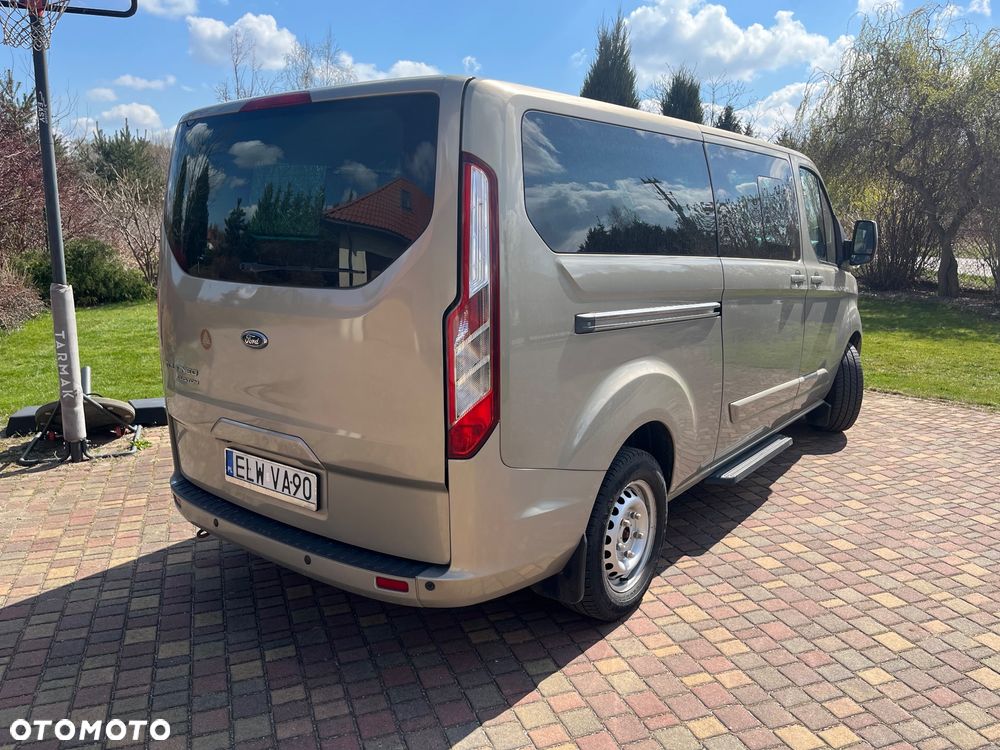 Ford Tourneo Custom - 9