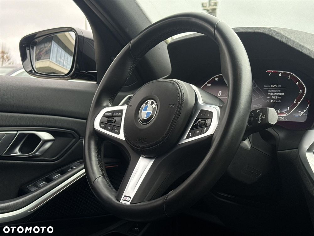 BMW Seria 3 330i xDrive - 9