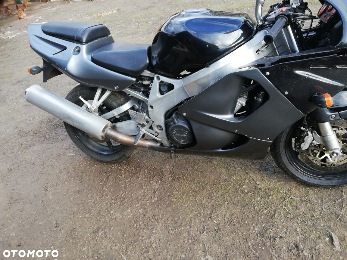 Cbr 900 rr SC 33 rok 99 plug - 2
