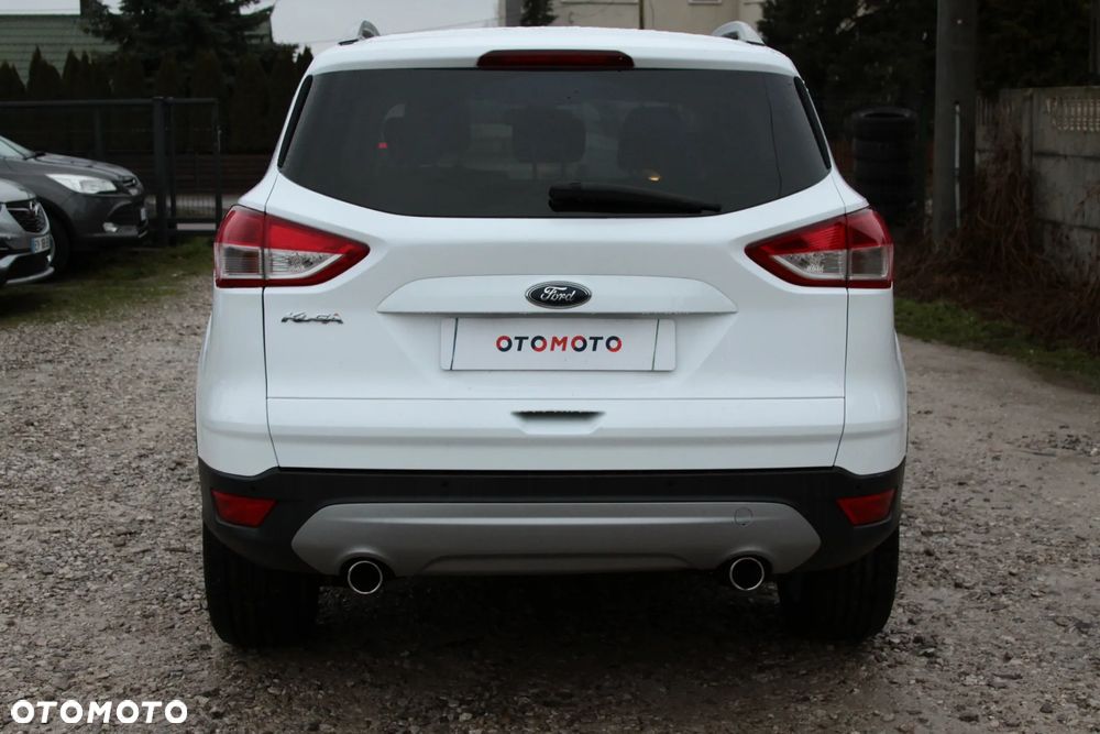 Ford Kuga 2.0 TDCi 2x4 Titanium - 11