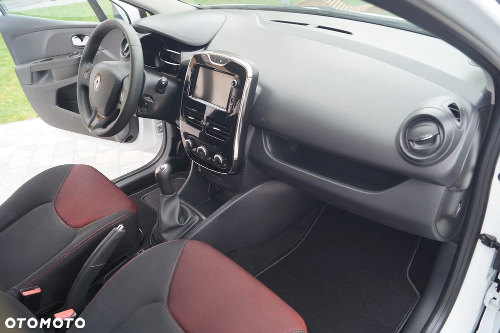 Renault Clio 1.2 16V 75 LIMITED - 17
