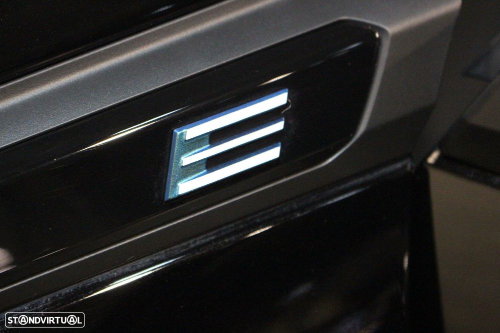 Peugeot e-2008 50 kWh GT - 34