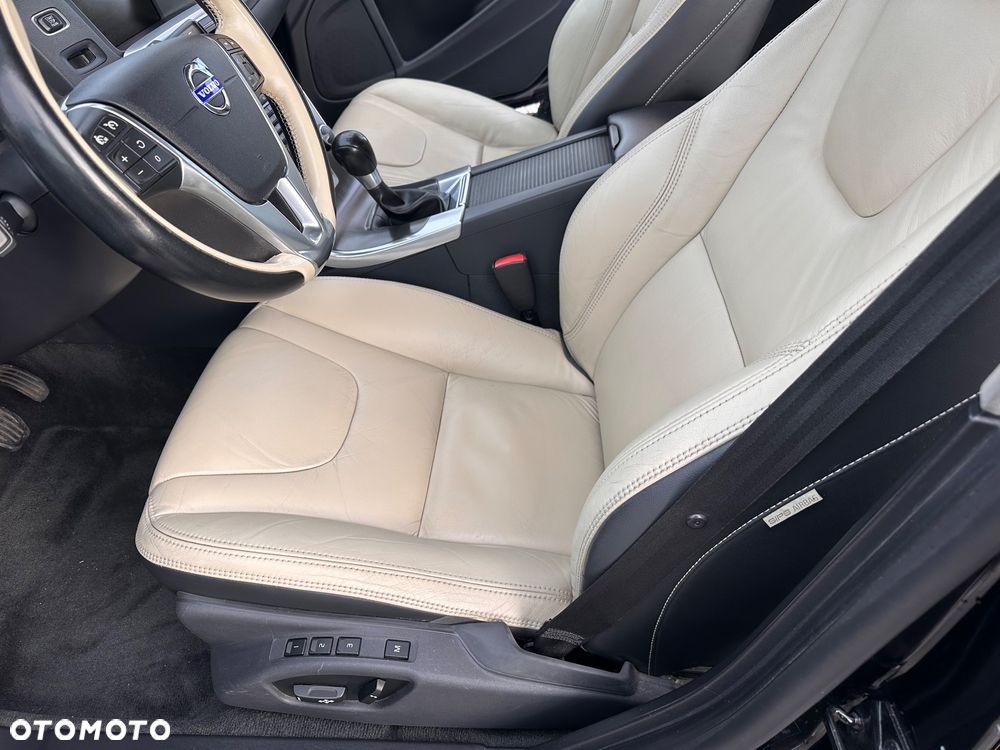 Volvo V60 D3 Momentum - 19