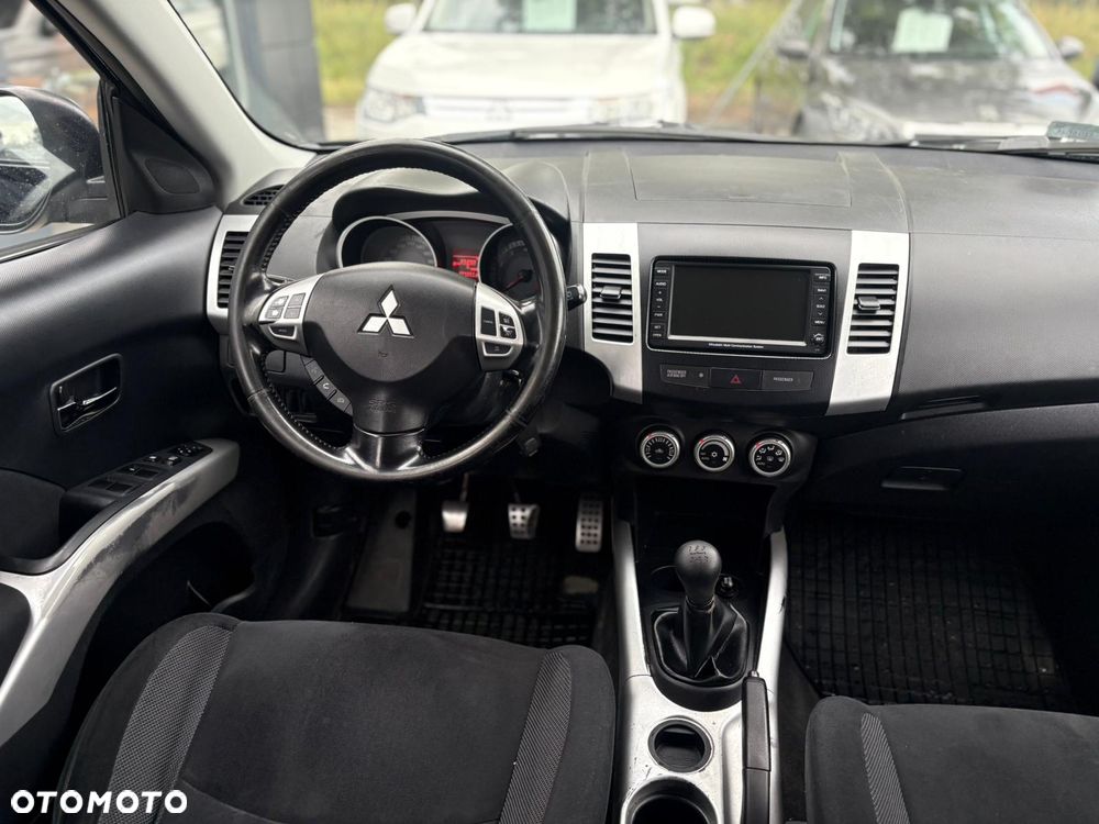 Mitsubishi Outlander 2.4 Invite - 14