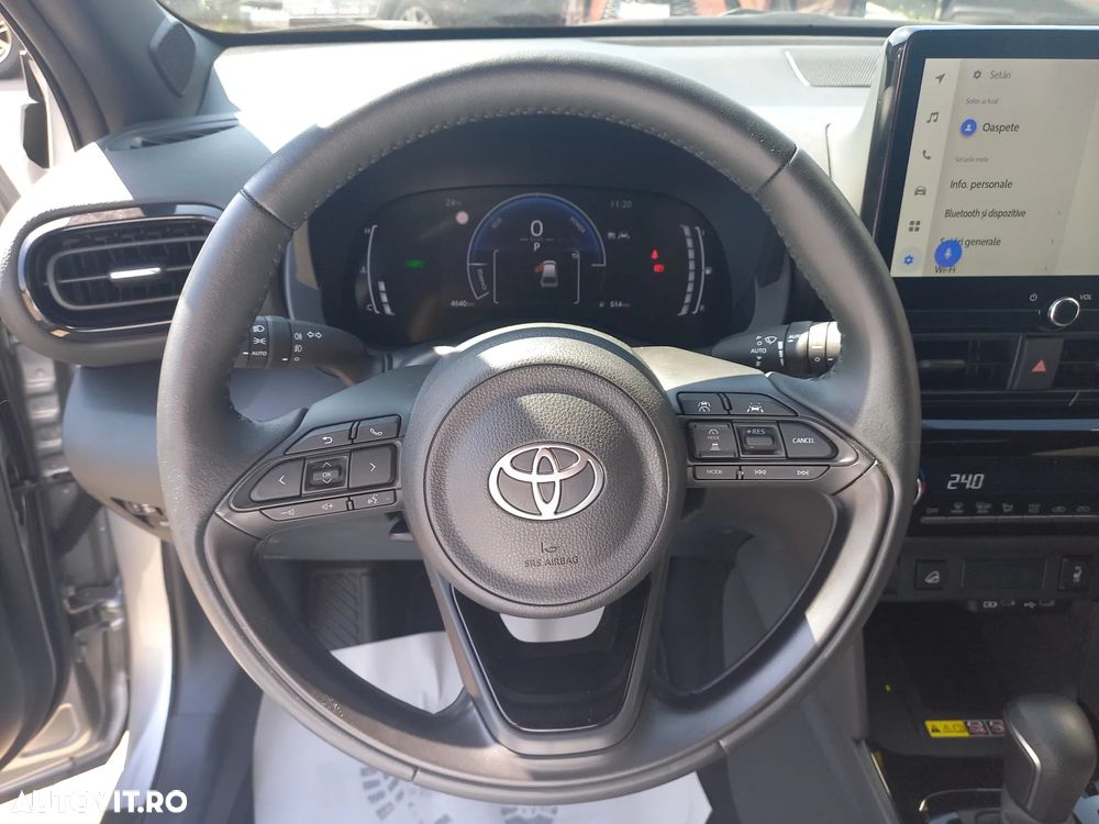 Toyota Yaris Cross 1.5 VVT-i HSD 4x4 Dynamic - 16