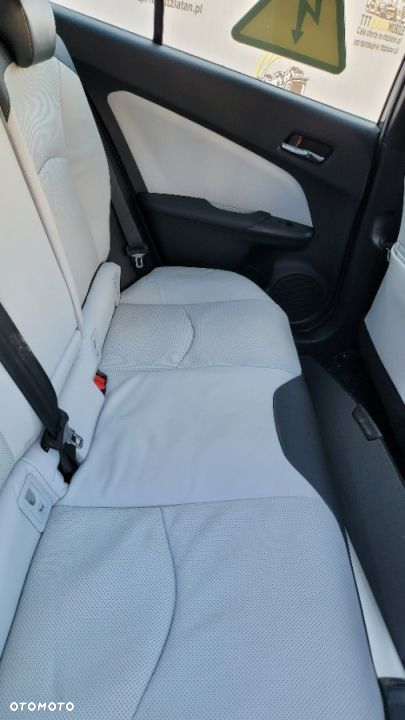 Toyota Prius - 12