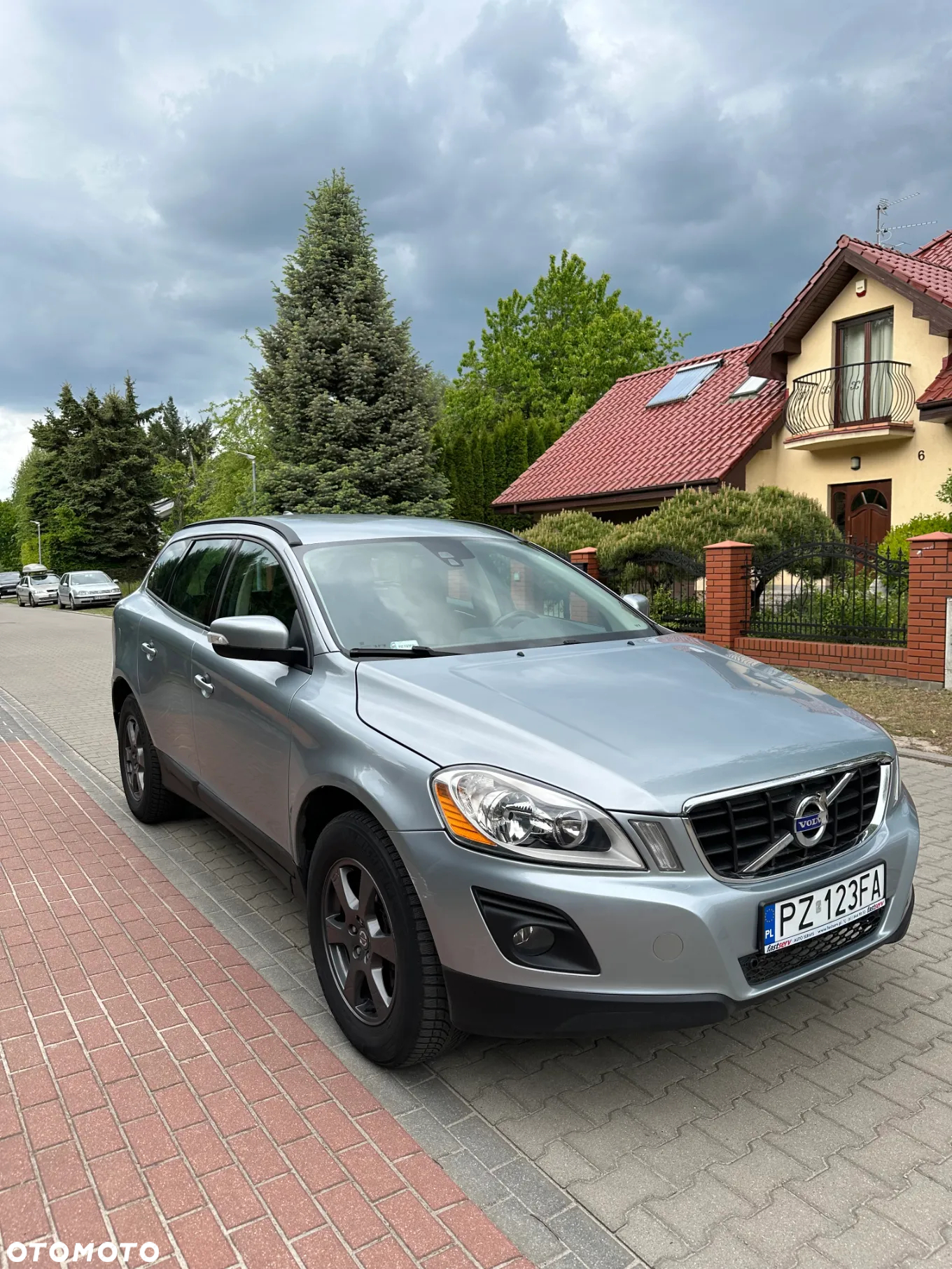 Volvo XC 60 D5 AWD Momentum - 2