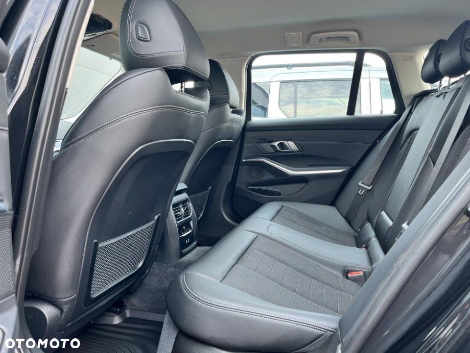 BMW Seria 3 - 11