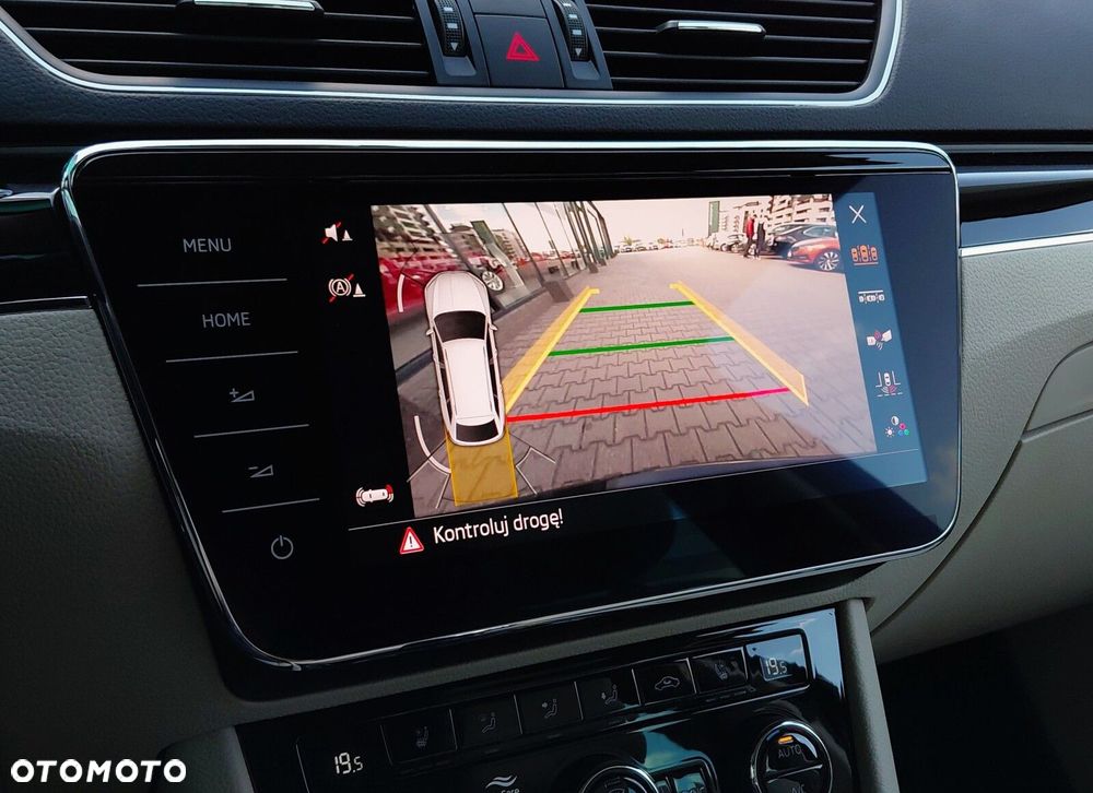 Skoda Superb 2.0 TSI 4x4 L&K DSG - 37
