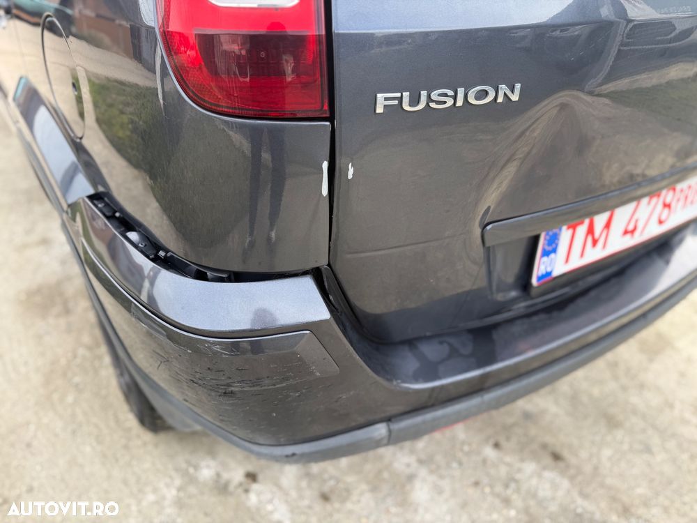 Ford Fusion 1.4 Ambiente - 11