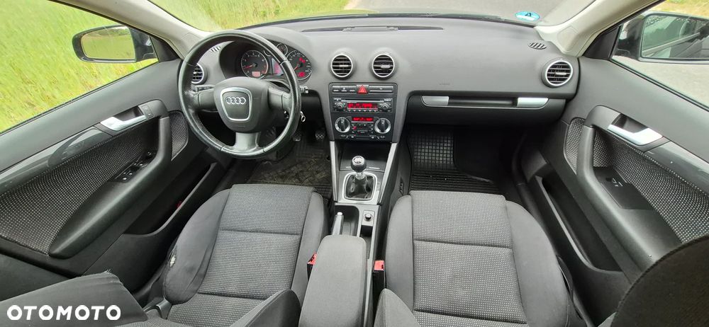 Audi A3 Sportback 1.6 Attraction - 4