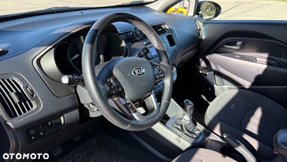 Kia Rio 1.4 L - 9