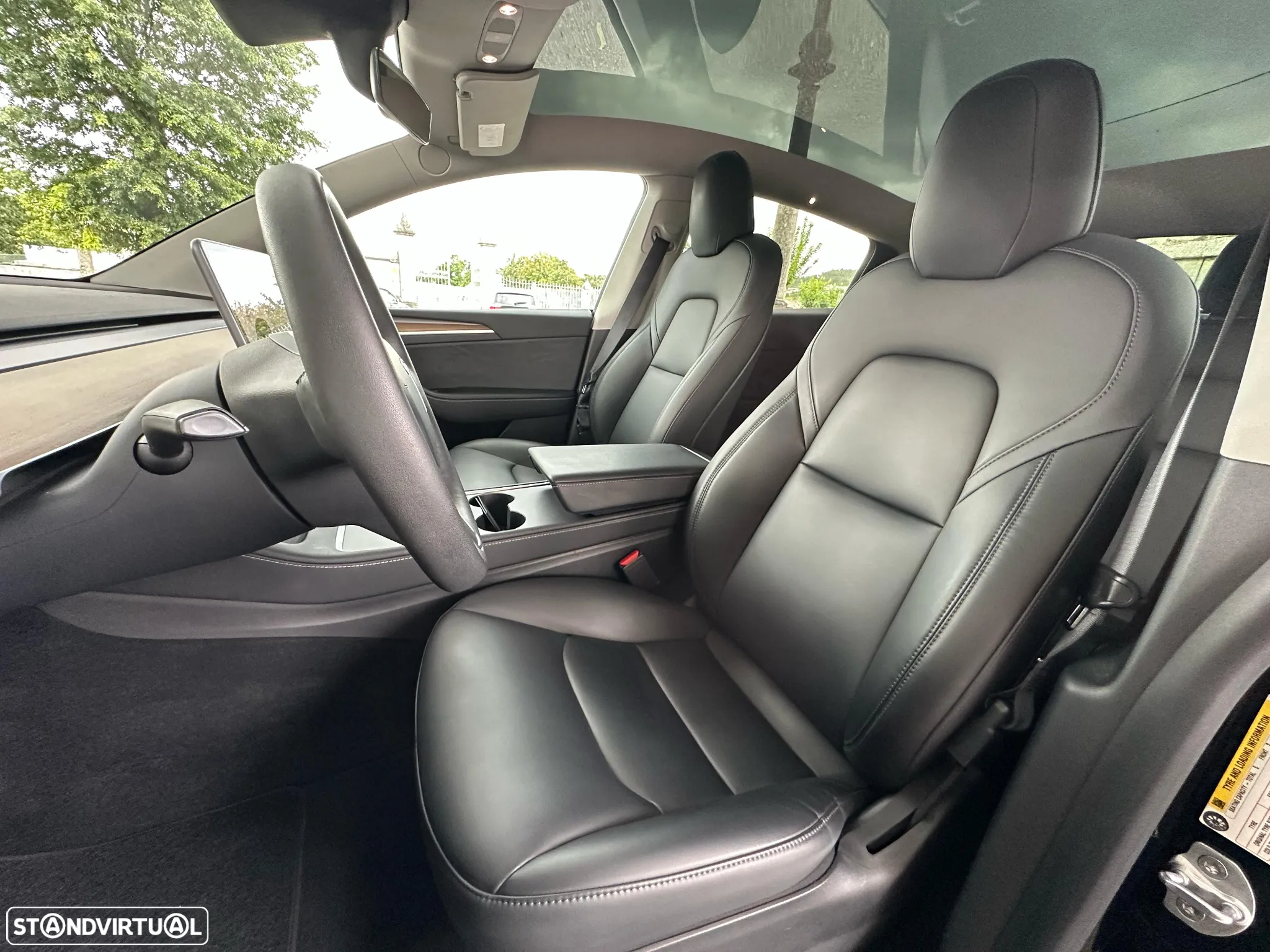 Tesla Model Y Long Range Dual Motor AWD - 9