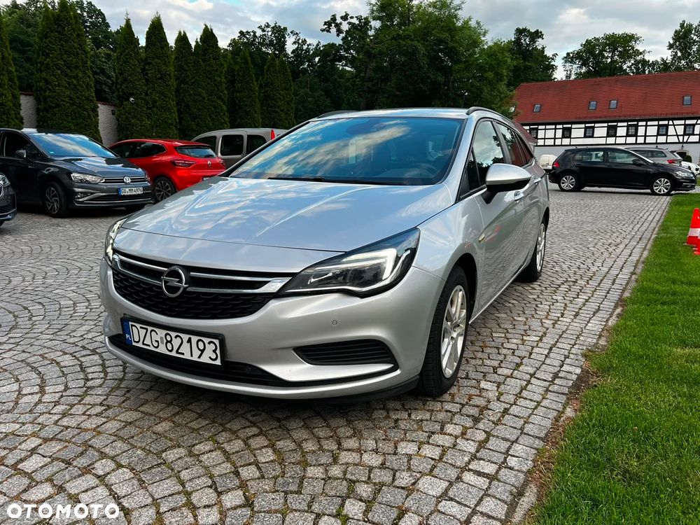 Opel Astra 1.6 CDTI Dynamic - 1