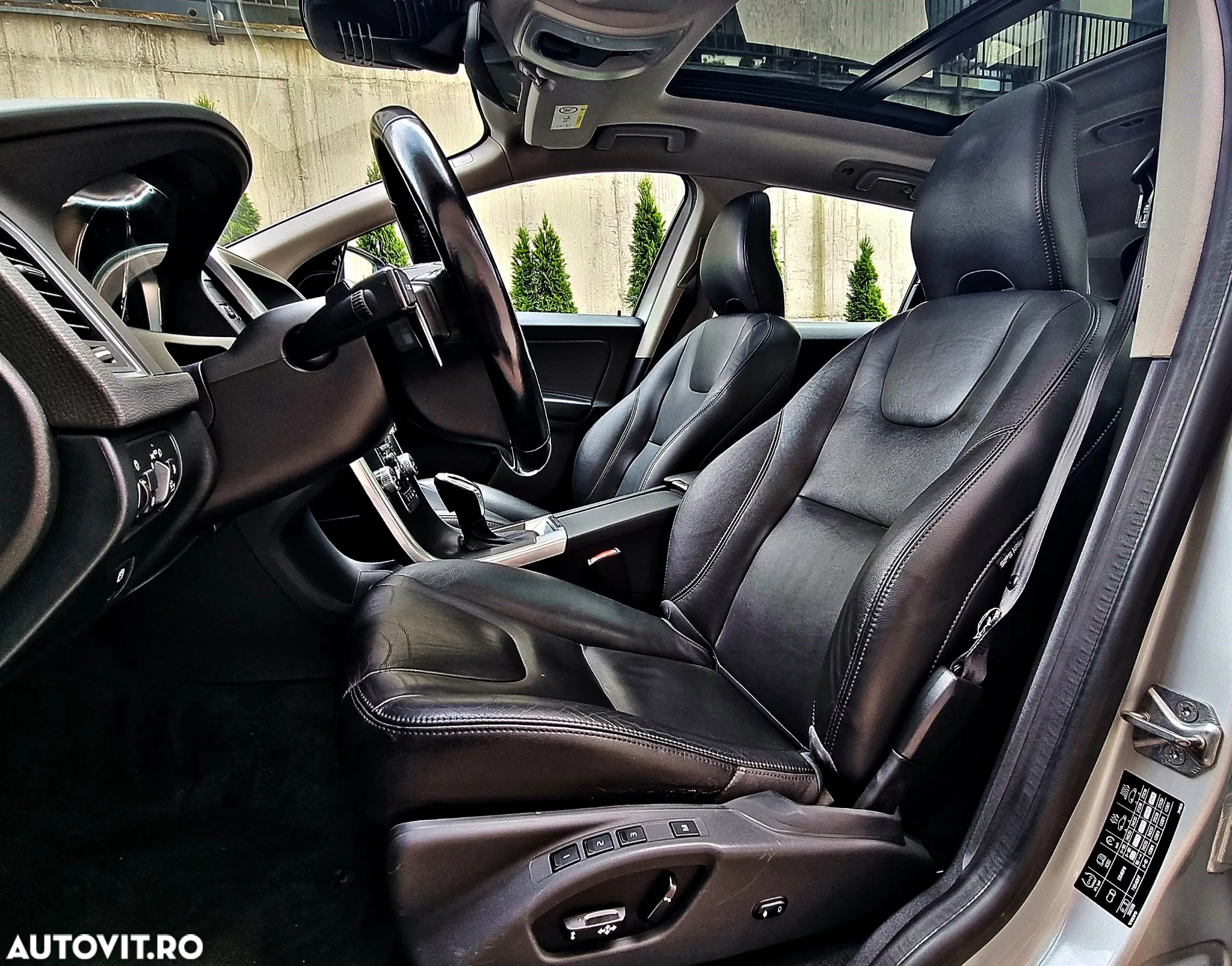 Volvo XC 60 - 4