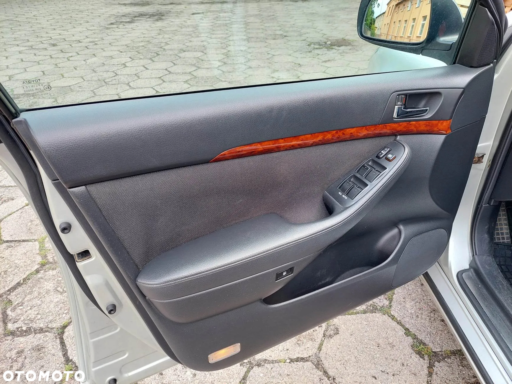 Toyota Avensis - 23