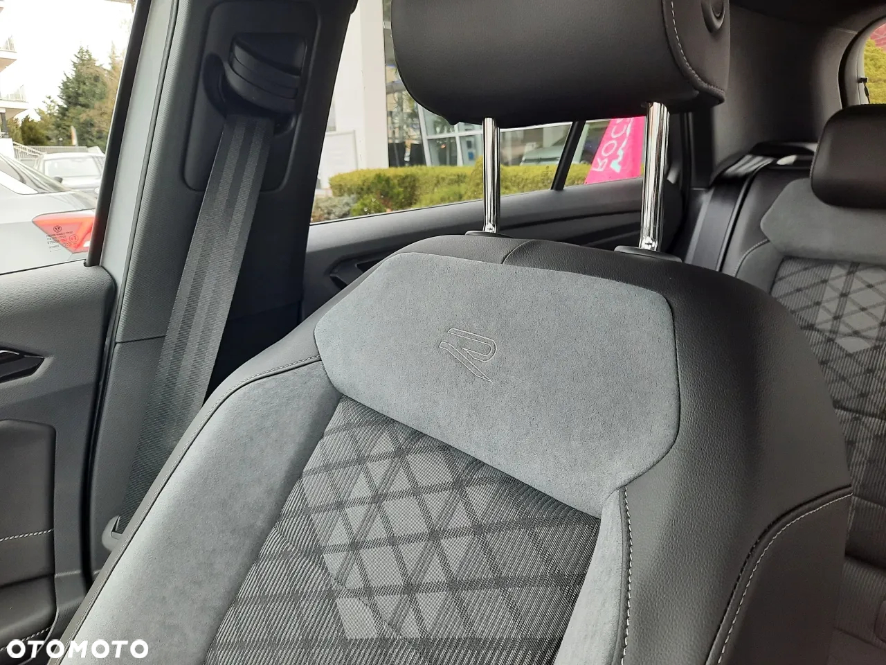 Volkswagen T-Roc 1.5 TSI R-Line DSG - 14