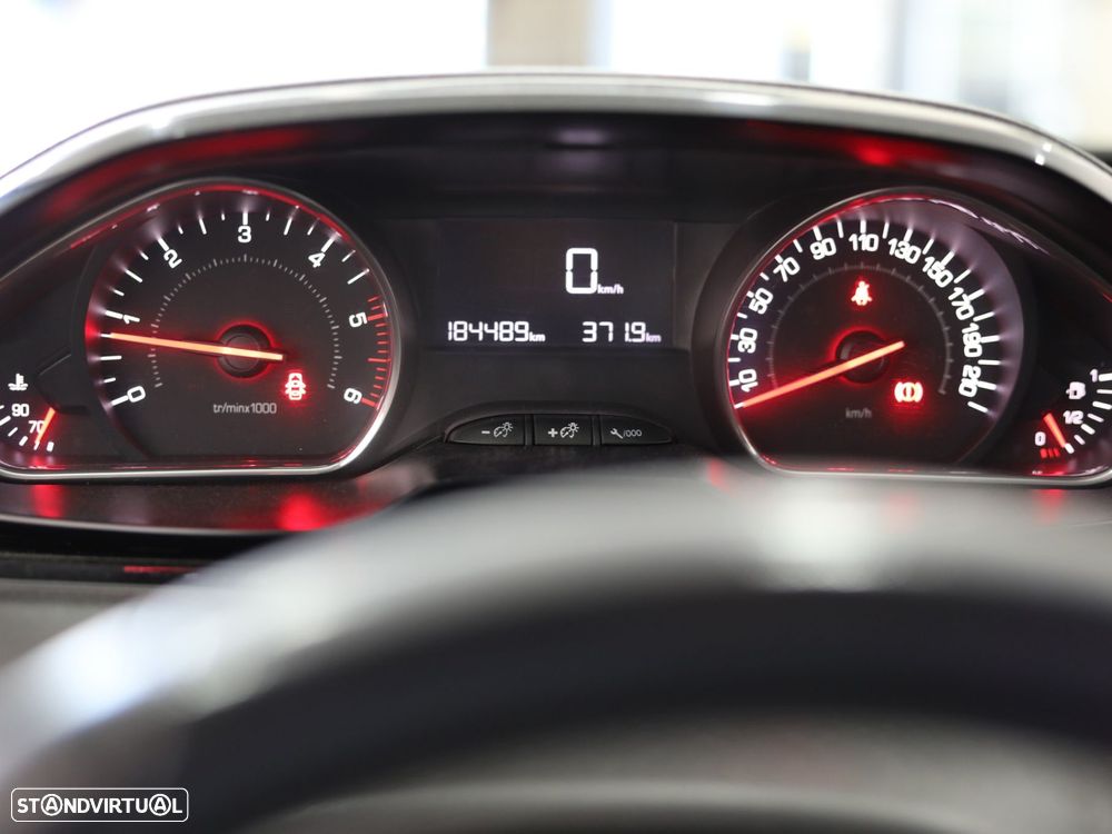Peugeot 208 1.4 HDi Allure - 9