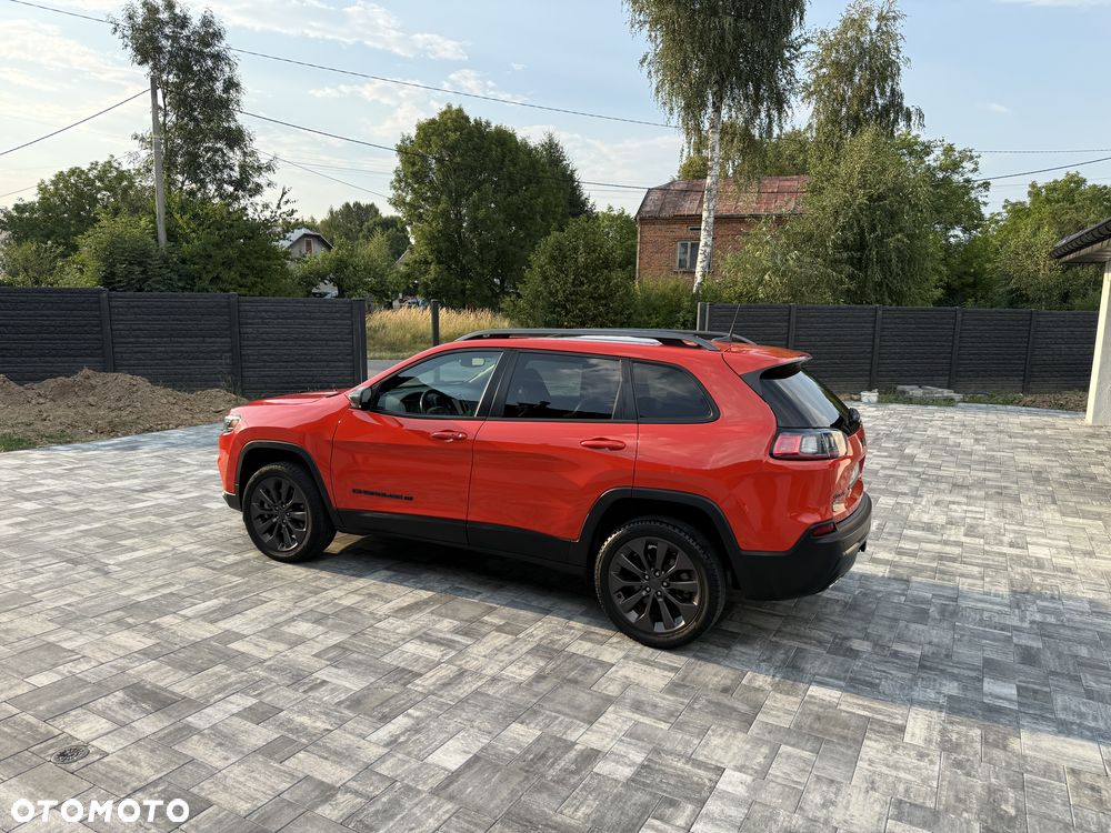 Jeep Cherokee - 35