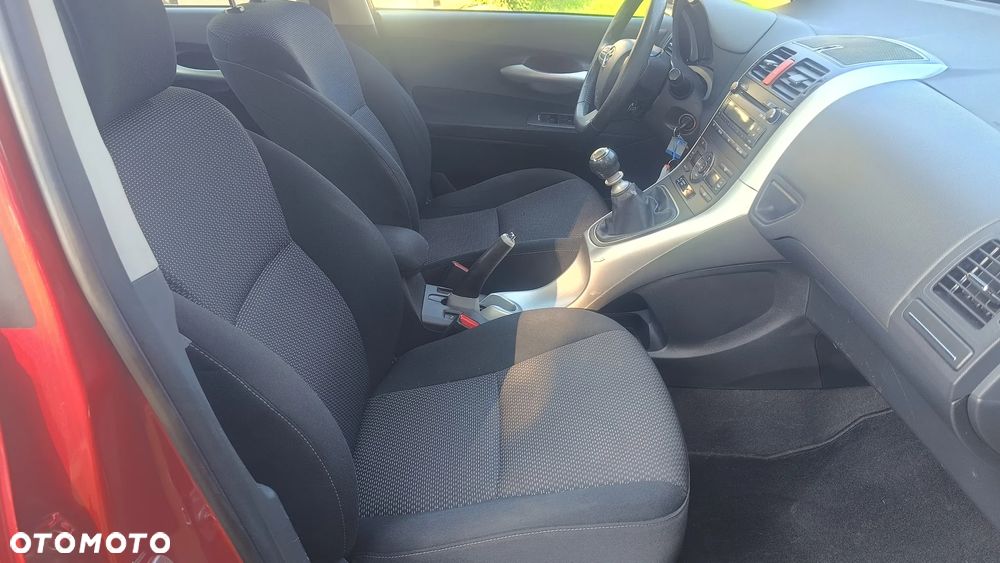 Toyota Auris 1.6 Premium + - 21