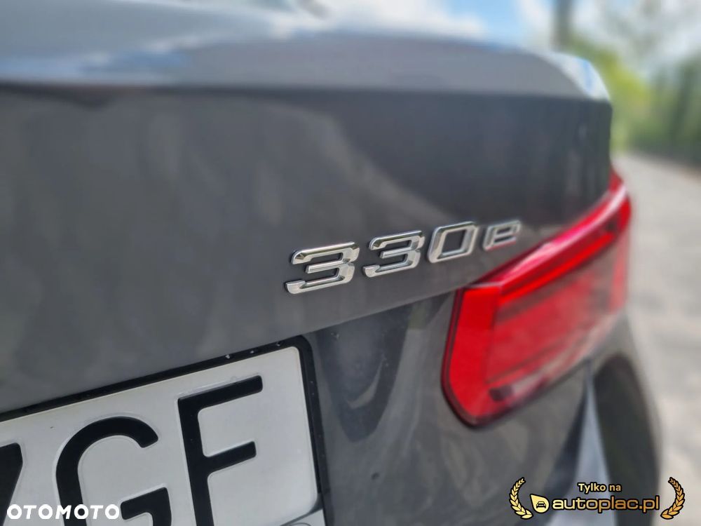 BMW Seria 3 330e iPerformance Luxury Line - 12