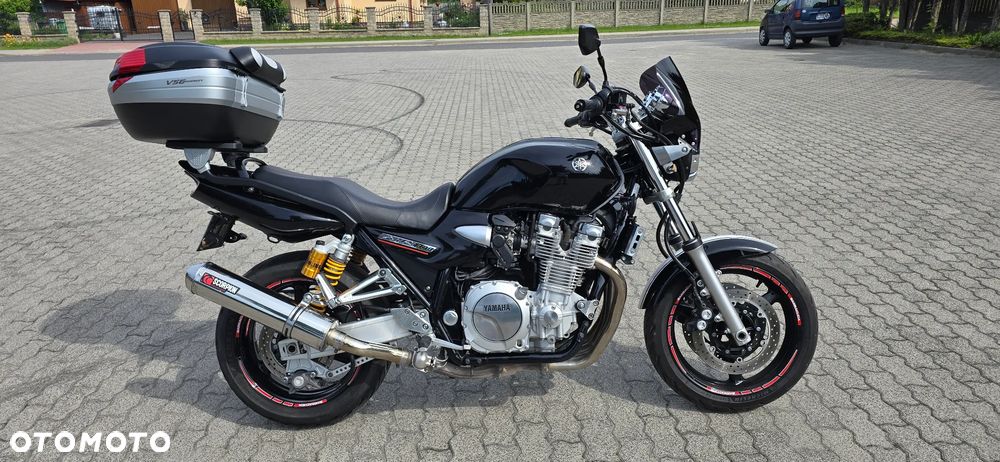 Yamaha XJR - 6