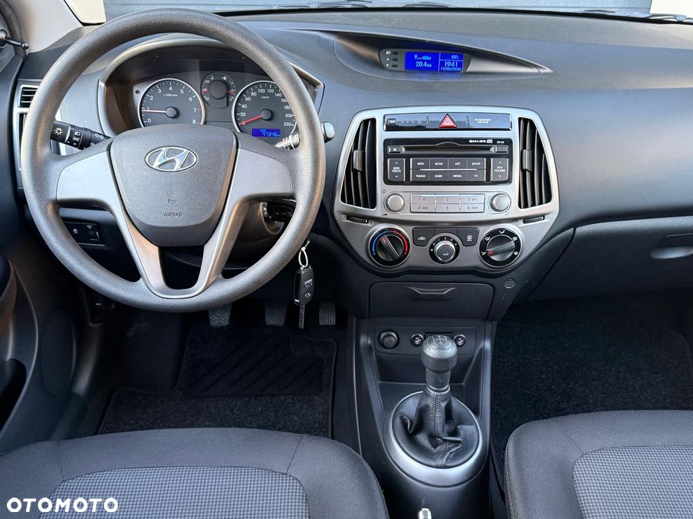Hyundai i20 1.2 Intro Edition - 11