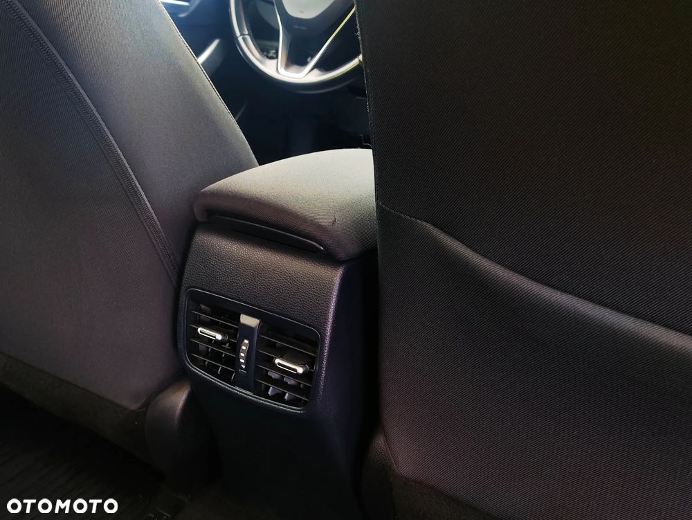 Toyota Corolla 1.8 Hybrid Comfort - 17