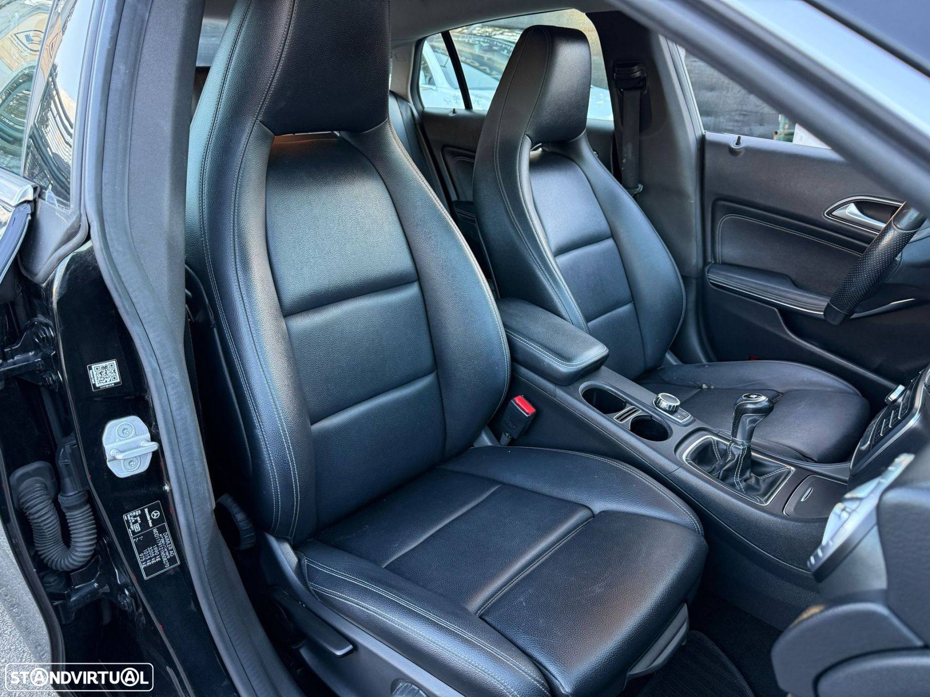 Mercedes-Benz CLA 180 d Shooting Brake Urban - 13