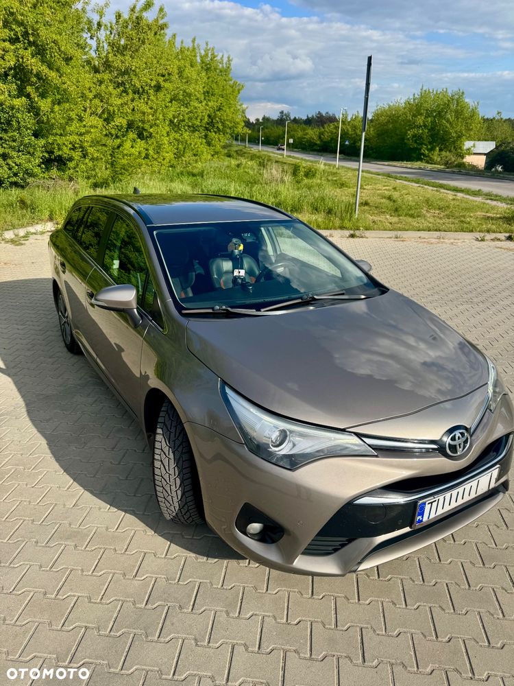 Toyota Avensis 2.0 D-4D Prestige - 8