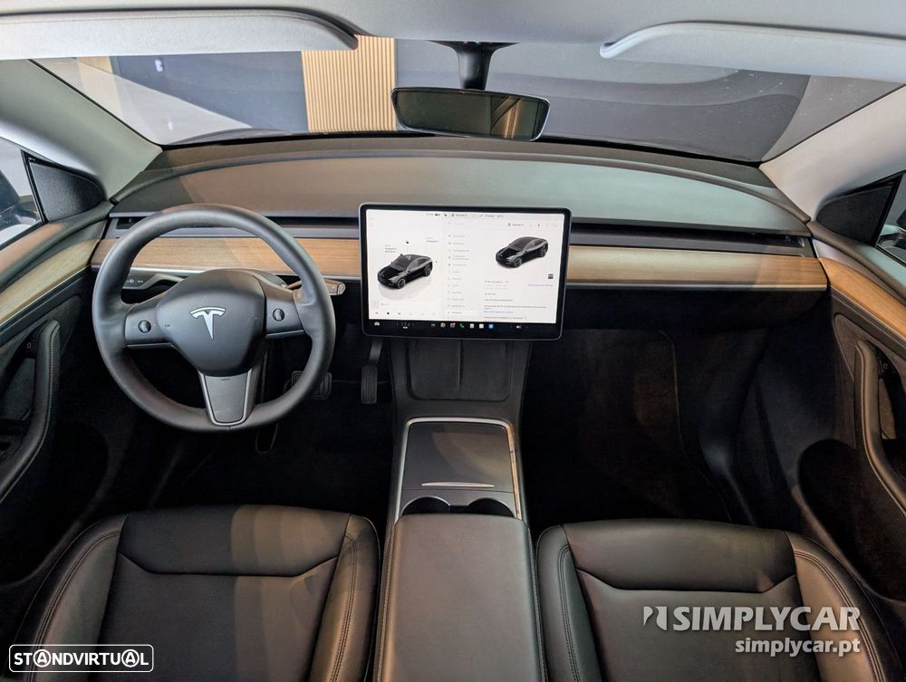 Tesla Model Y - 10