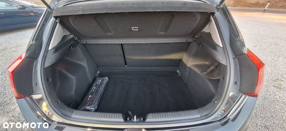 Kia Ceed 1.6 GDI Dream Team Edition - 24