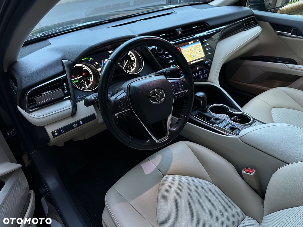 Toyota Camry 2.5 Hybrid Executive CVT - 9