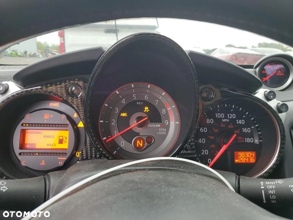 Nissan 370 Z - 9