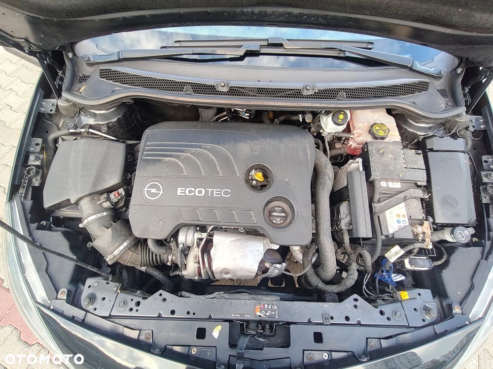 Opel Astra 1.6 T SIDI Sport S&S - 3