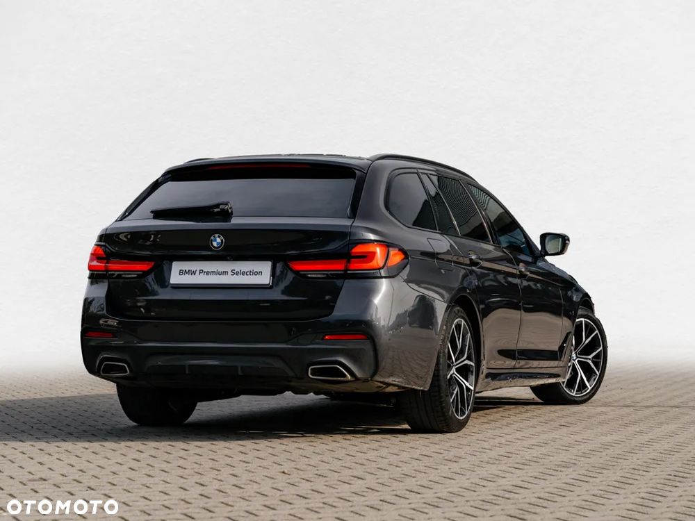 BMW Seria 5 520d xDrive Touring M Sport Edition - 2