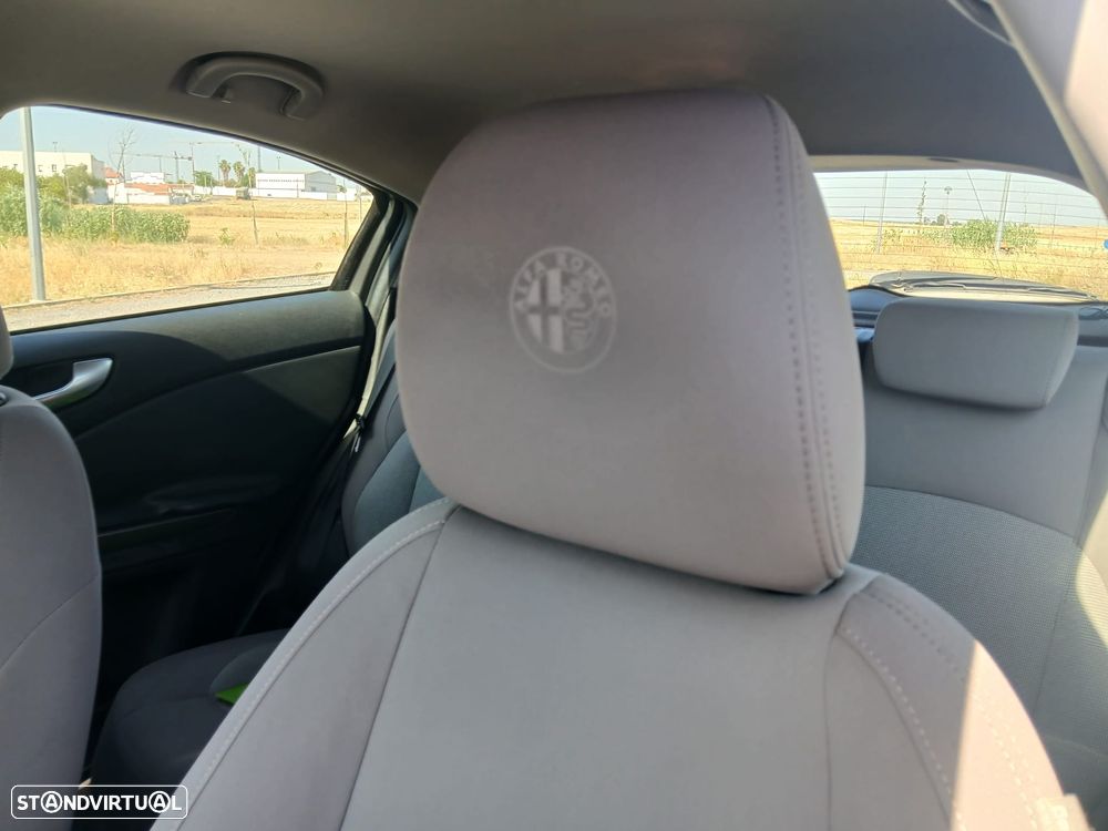 Alfa Romeo Giulietta 1.6 JTDM 16V - 10