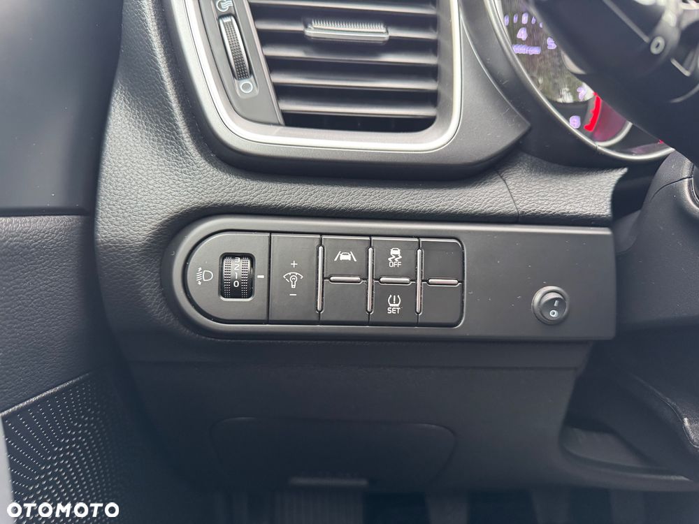 Kia Ceed - 27