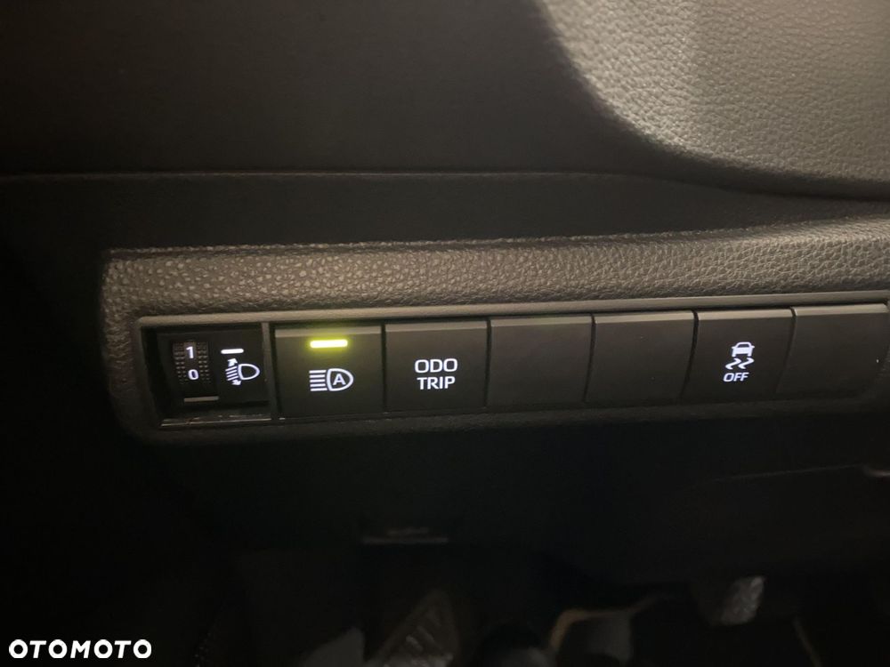 Toyota Corolla 1.8 Hybrid Comfort - 18