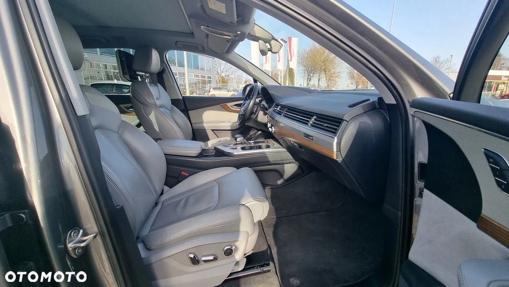 Audi Q7 - 12