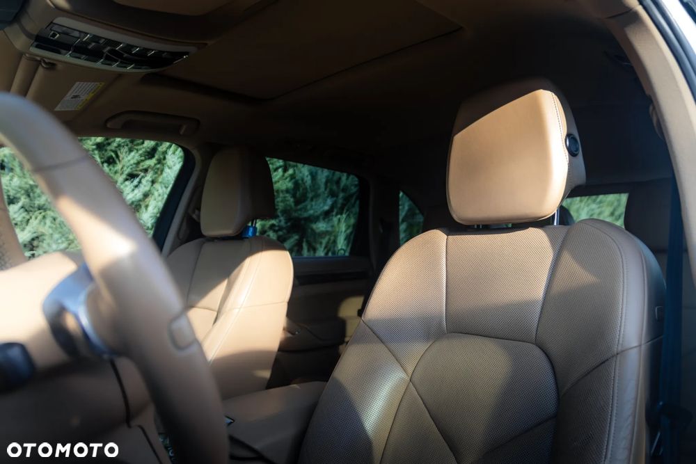 Porsche Cayenne Tiptronic S - 12