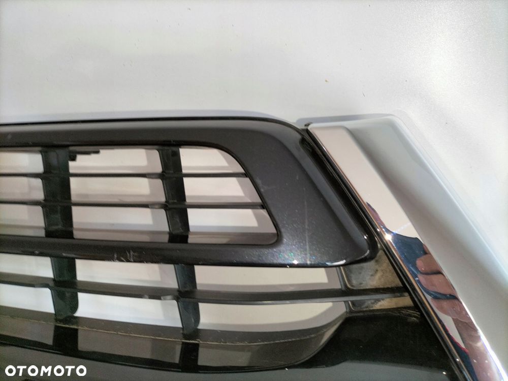 atrapa kratka grill toyota hilux 8 viii lift 20- - 5